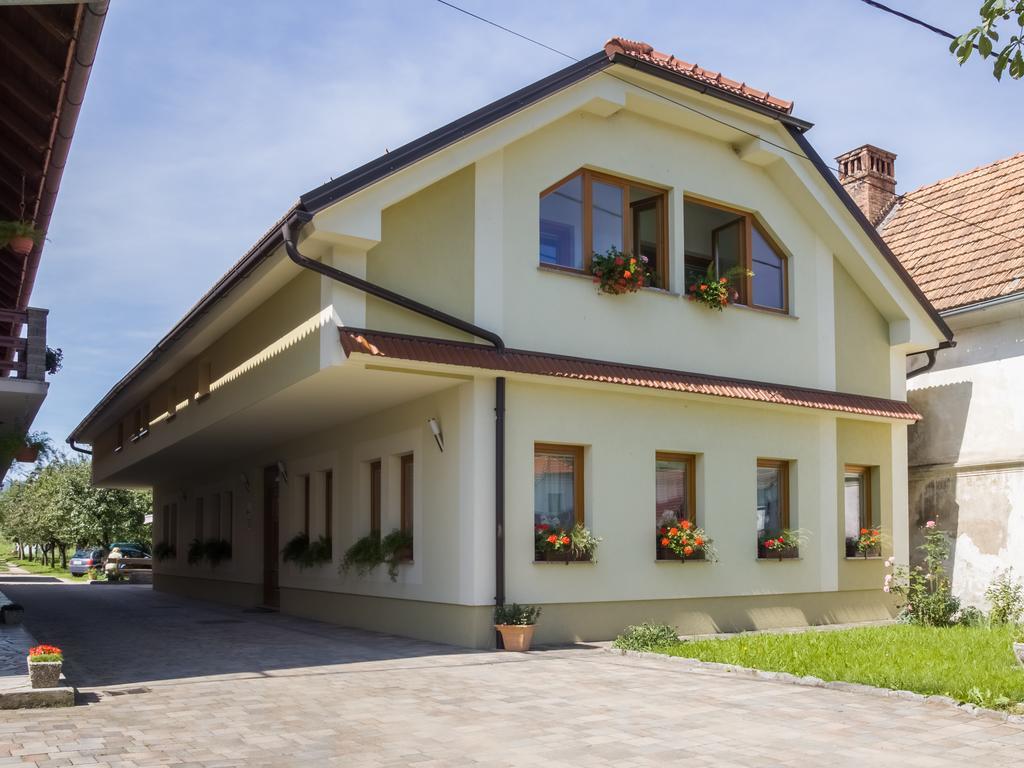 Turisticna Kmetija Logar Hotel Grahovo Exterior photo